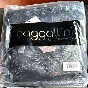 NWT Baggallini Go Bagg Nylon Crossbody with RFID Wristlet Onyx Floral